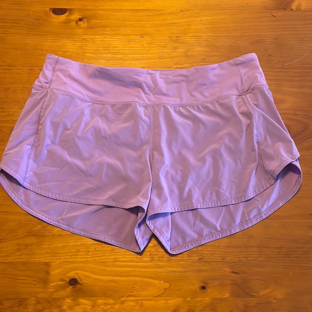 Lululemon Speed Up shorts in lilac 🍋